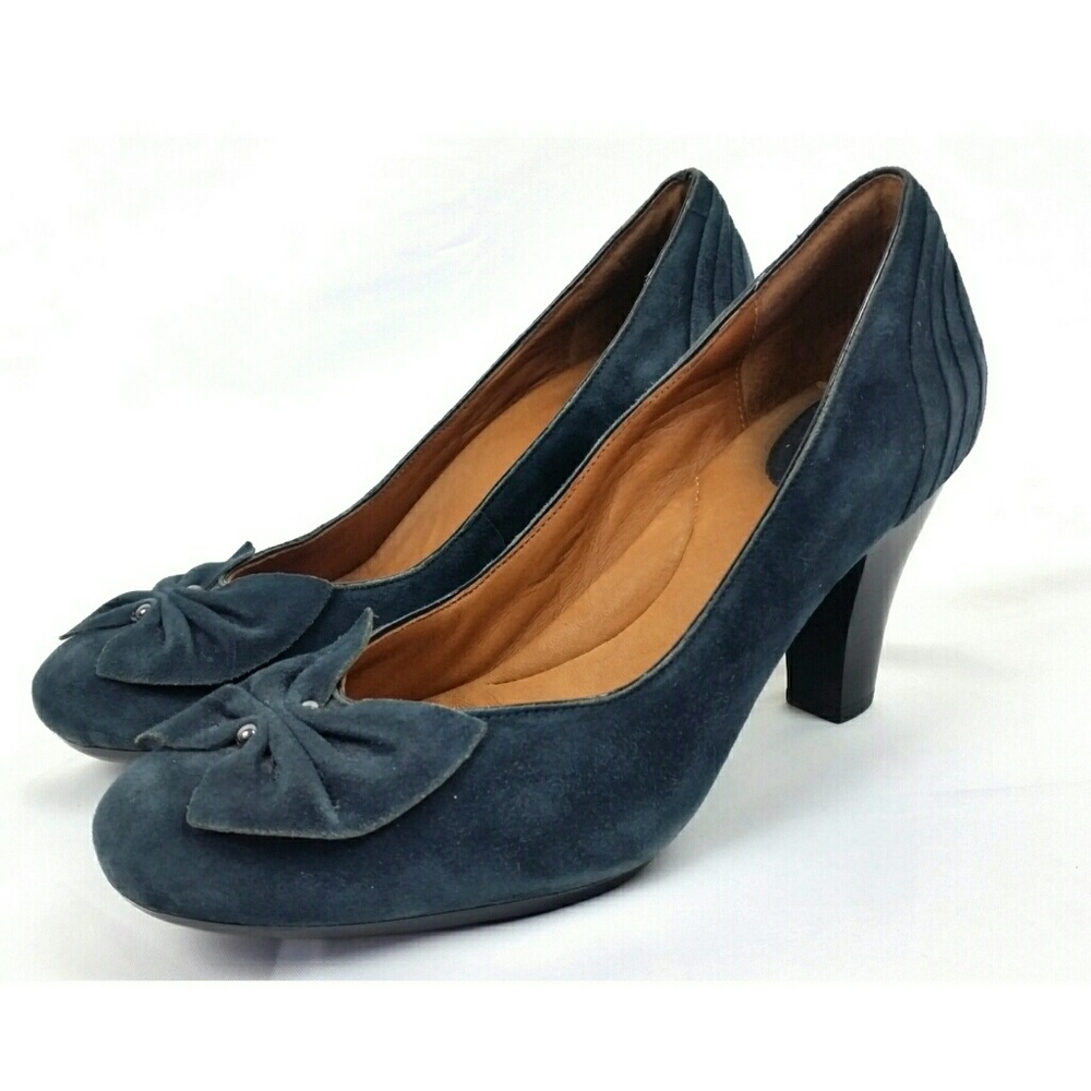 🌸Clarks Artisan Suede Blue Pumps Size 9 Narrow